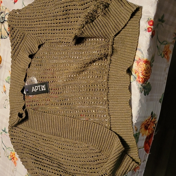 Sweater - Picture 1 of 3